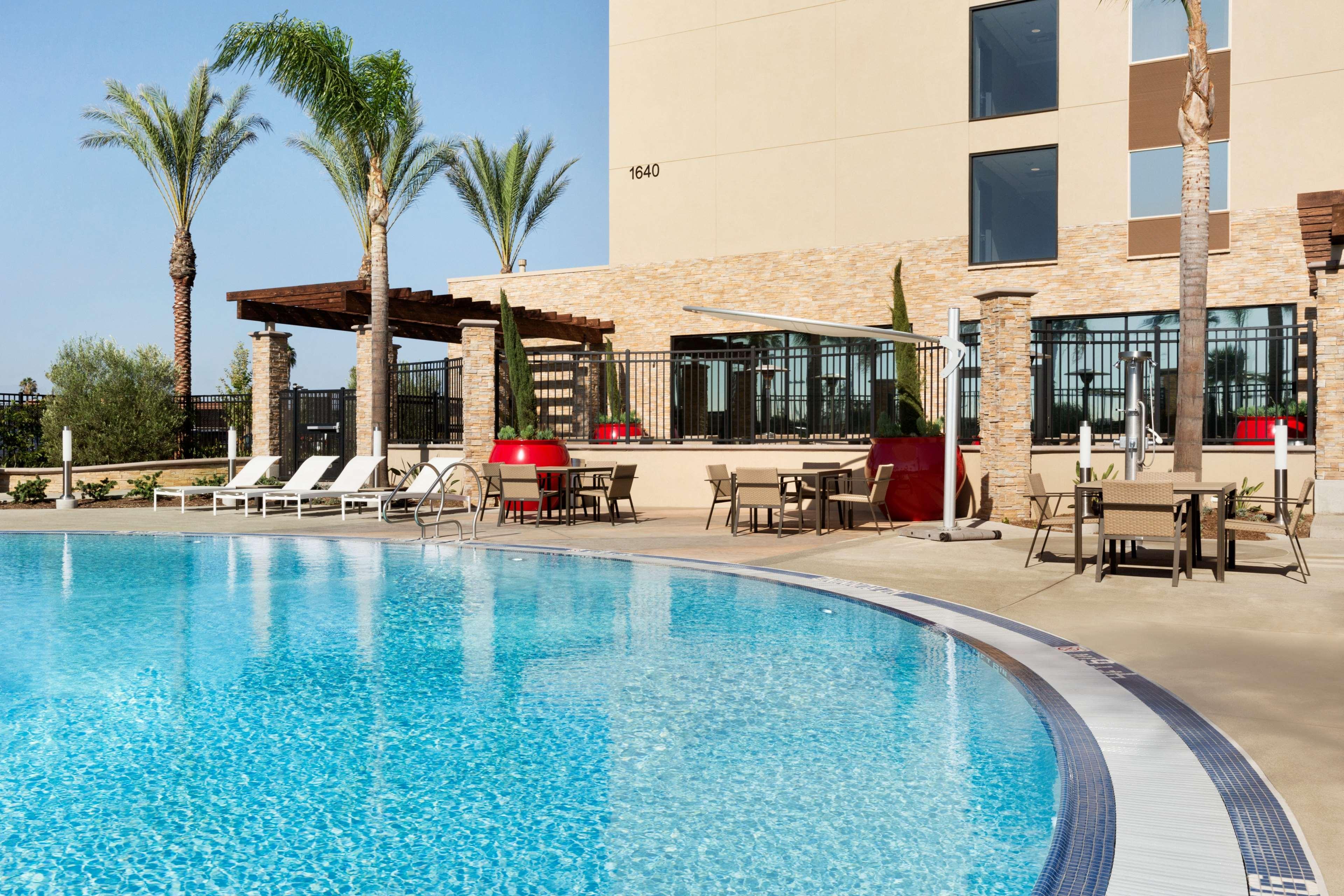 Suncoast Anaheim, Tapestry Collection By Hilton Hotel