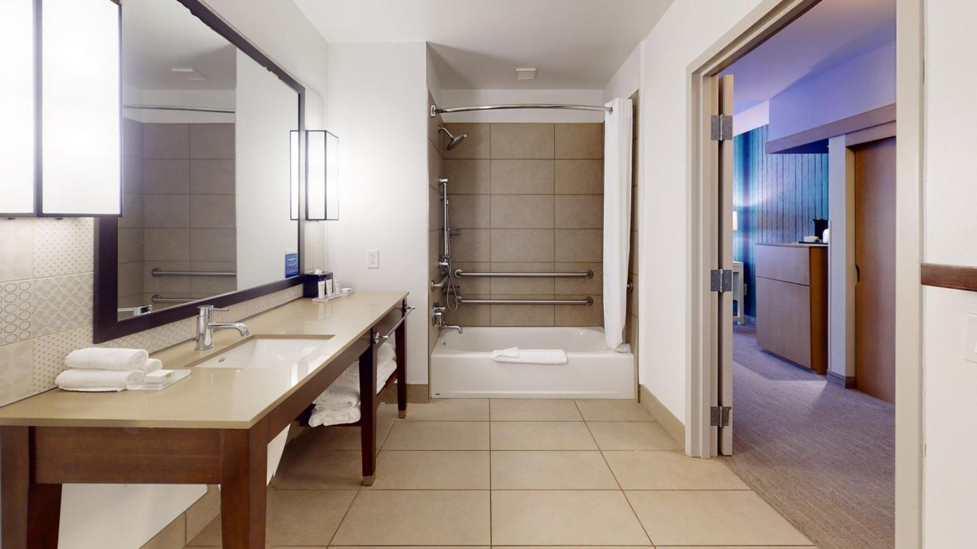 Suncoast Anaheim, Tapestry Collection By Hilton Hotel Anaheim