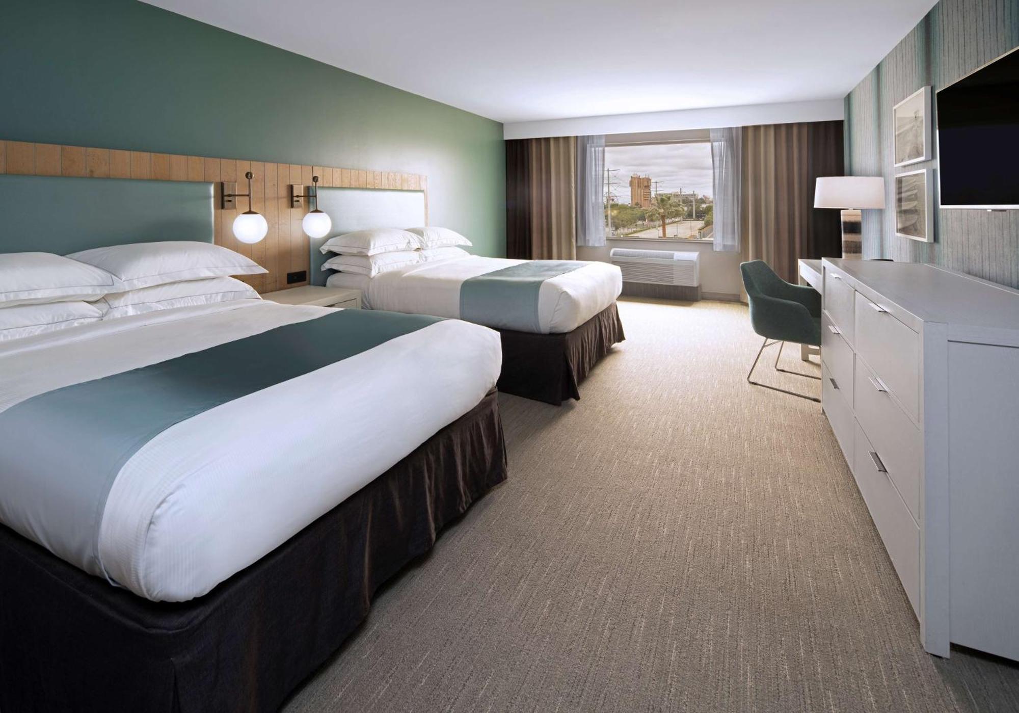 Hotel Suncoast Anaheim, Tapestry Collection By Hilton