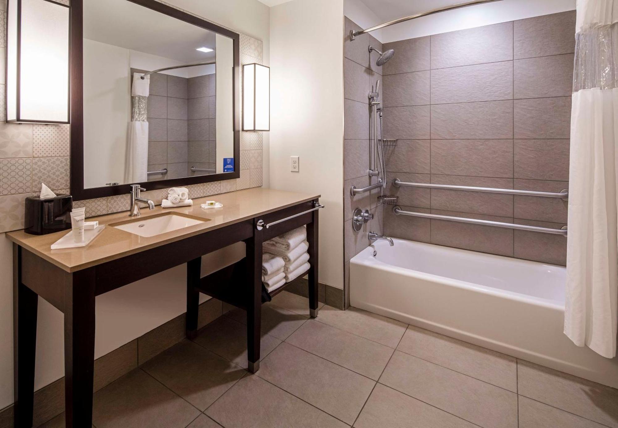 Suncoast Anaheim, Tapestry Collection By Hilton 4* Anaheim